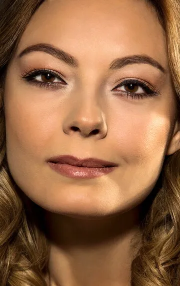 Фотография актёра Озге Оздер