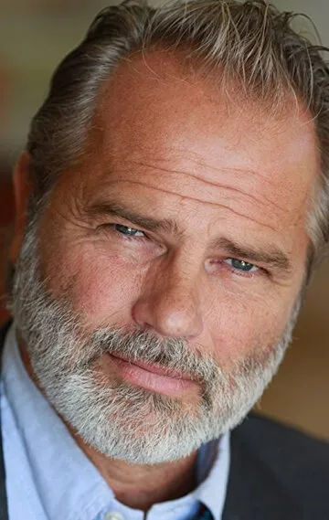 Фотография актёра Клэйтон Ронер