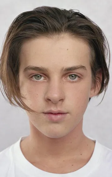 Фотография актёра Эрл Кейв