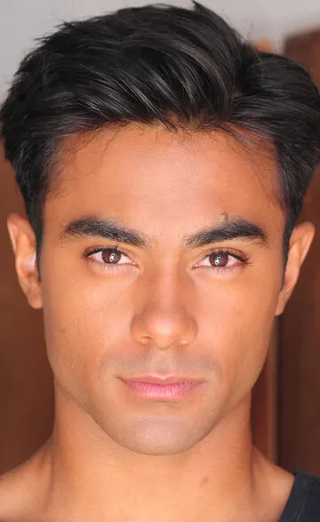 Фотография актёра Бреннан Мейя