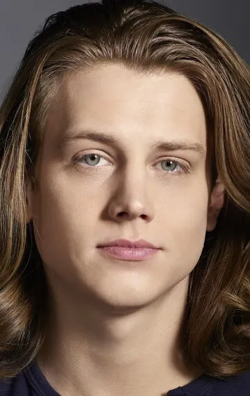 Фотография актёра Алекс Саксон