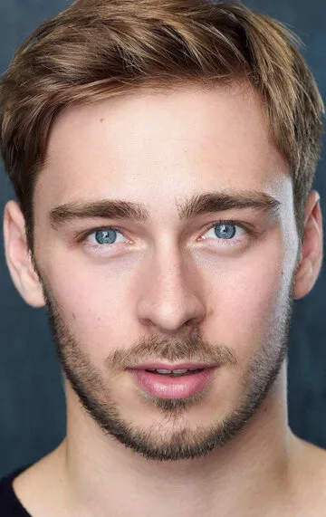 Фотография актёра Оушен Перрет