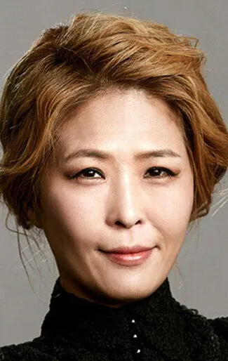 Фотография актёра Хван Сок-чон