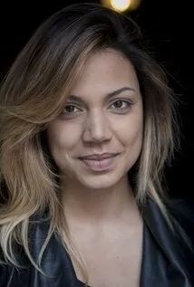 Фотография актёра Хейли Луиз Джонс