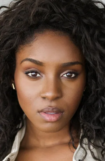 Фотография актёра Карен Обилом