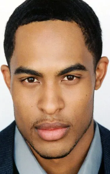Фотография актёра Брэндон Пи Белл