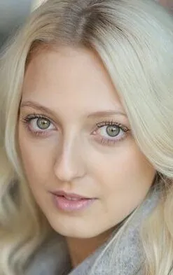 Фотография актёра Джорджия Хёрст