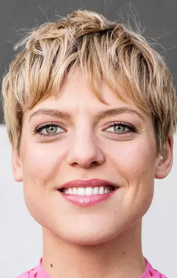 Фотография актёра Элла Лейерс