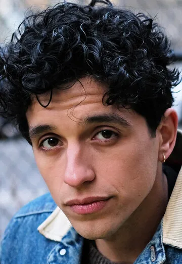 Фотография актёра Себастьян Чакон