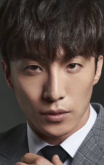 Фотография актёра Тон Хён-бэ