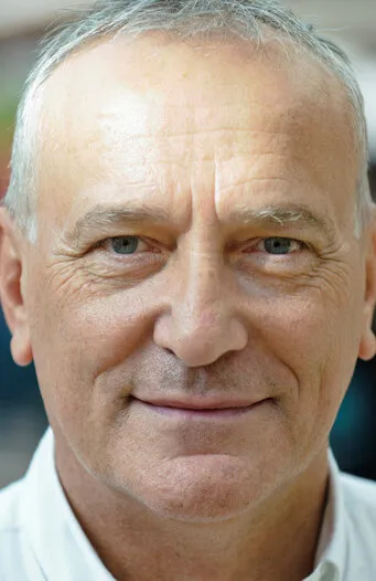 Фотография актёра Саймон Гринолл