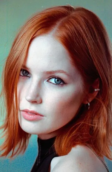 Фотография актёра Элли Бамбер