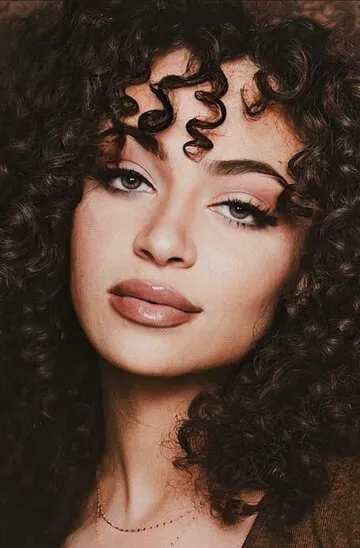 Фотография актёра Кэндес Джой