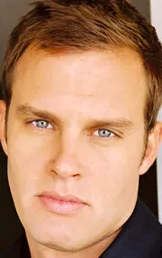 Фотография актёра Трэвис Шульдт