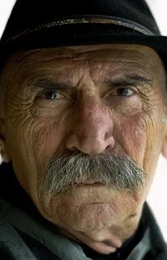 Фотография актёра Тунджел Куртиз