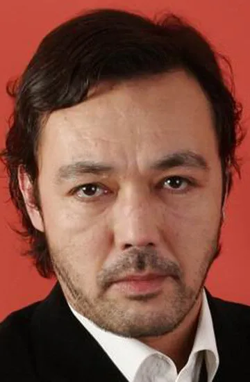 Фотография актёра Энгин Бенли