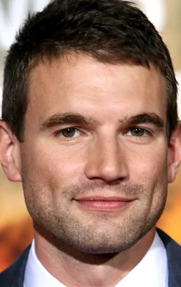 Фотография актёра Алекс Расселл