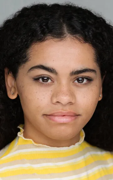 Фотография актёра Нина Баркер-Френсис