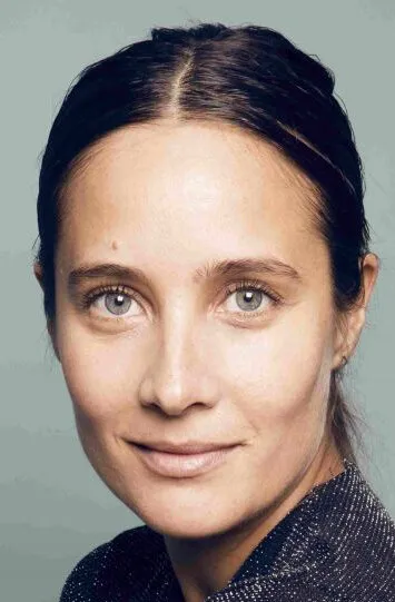 Фотография актёра Жюли Де Бона