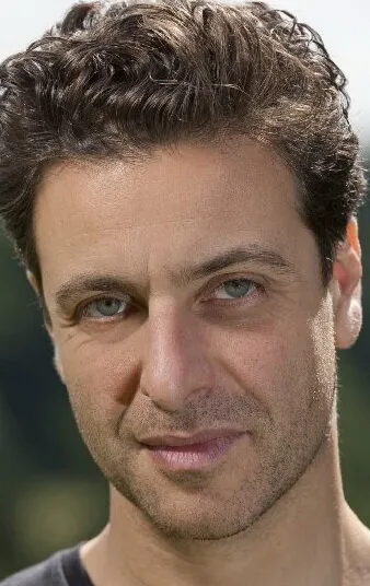 Фотография актёра Адам Леви