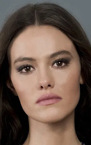 Фотография актёра Гюльпер Оздемир