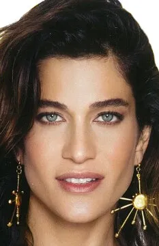 Фотография актёра Беррак Тюзюнатач