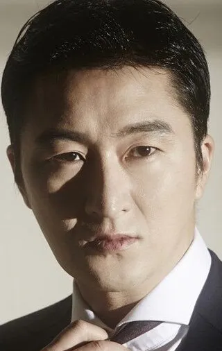 Фотография актёра Ким Джун-вон