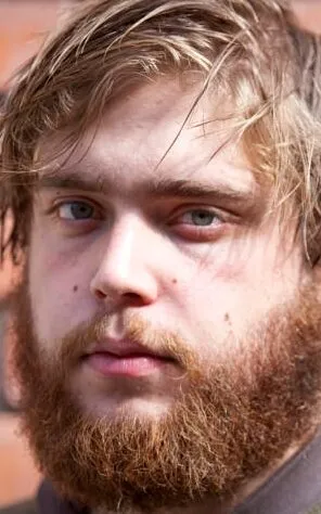 Фотография актёра Симон Кёзер