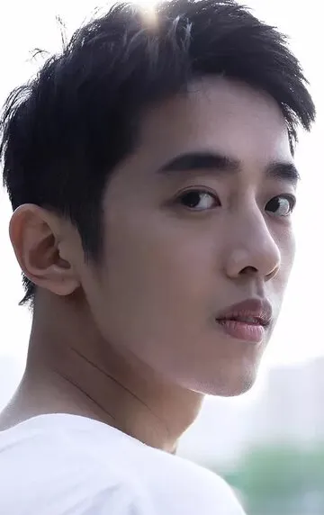 Фотография актёра Лян Цзинкан