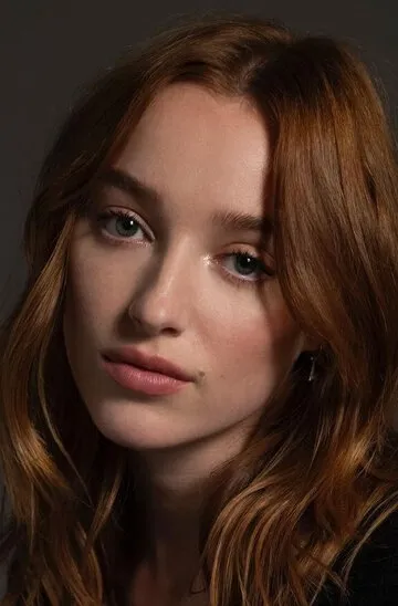 Фотография актёра Фиби Дайневор