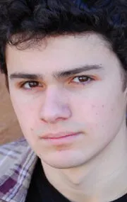 Фотография актёра Бретт ДельБуоно