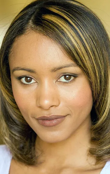 Фотография актёра Эмилия Бёрнс