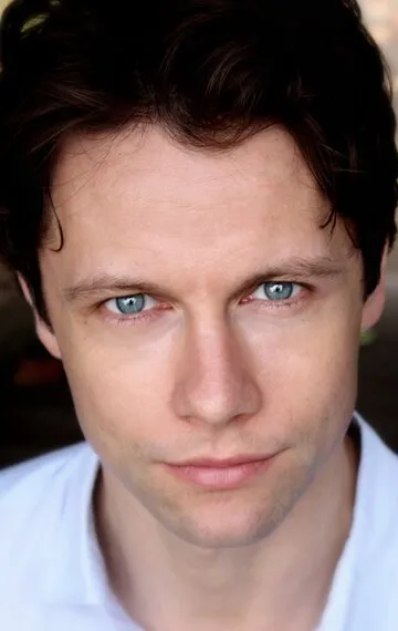 Фотография актёра Леон Окенден