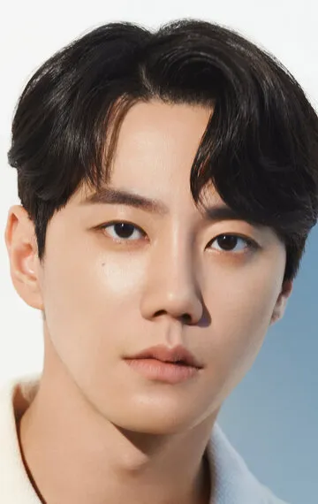 Фотография актёра Ли Джун-ён