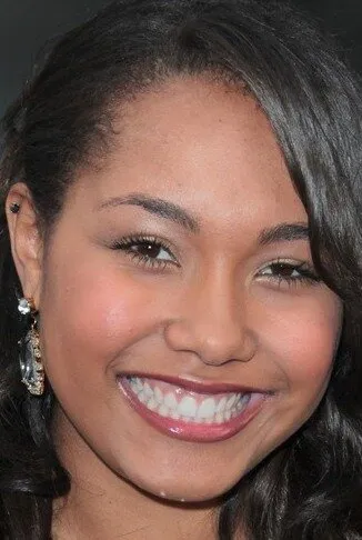 Фотография актёра Паркер МакКенна Пози