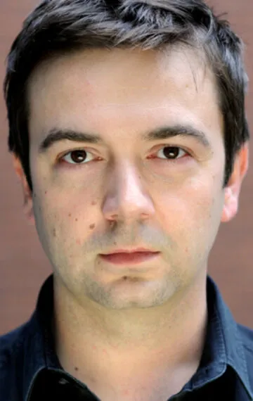 Фотография актёра Саймон Лоу