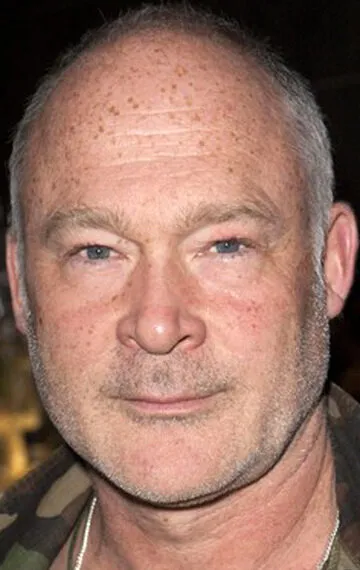 Фотография актёра Ивэн Стюарт