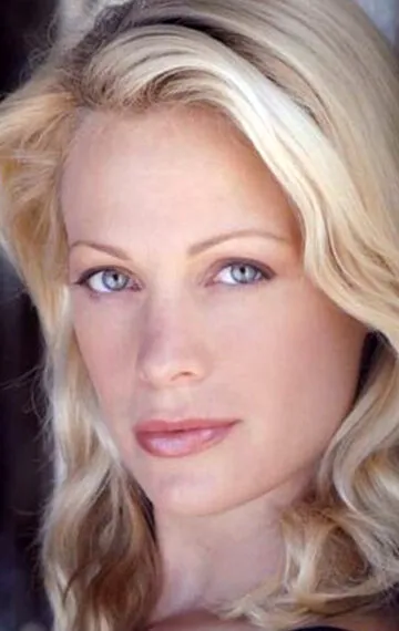 Фотография актёра Элисон Иствуд