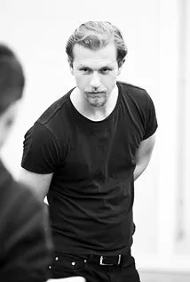 Фотография актёра Люк Оливер