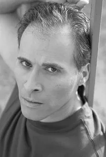 Фотография актёра Джо Томас