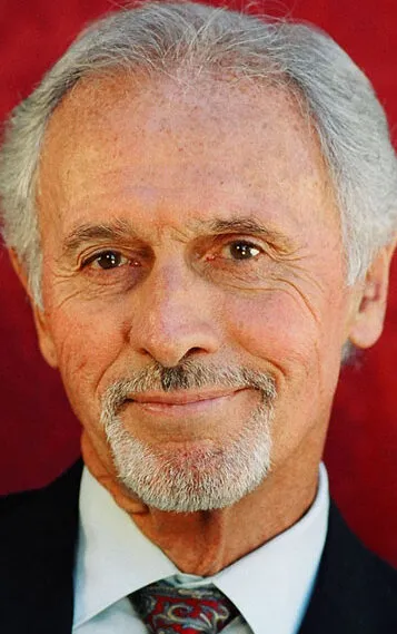 Фотография актёра Майкл Форест