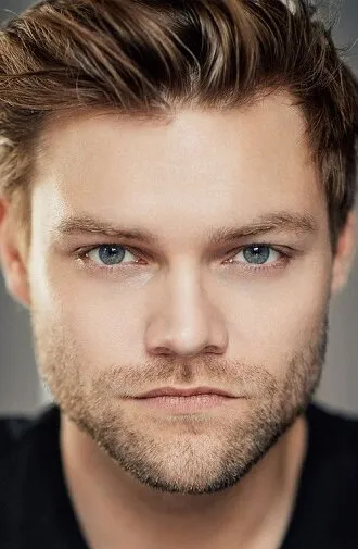 Фотография актёра Юлиан Мау