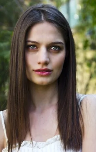 Фотография актёра Гюльджан Арслан