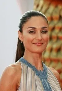 Фотография актёра Башак Кёклюкая