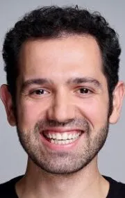 Фотография актёра Озгюн Акачча