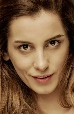 Фотография актёра Нихаль Исиксачан