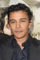 Фотография актёра Моа Кхуас