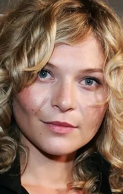 Фотография актёра Лианна Уолсмен