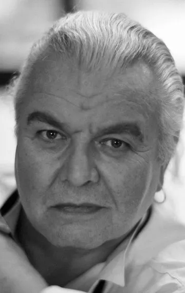 Фотография актёра Хью Кияс-Бёрн