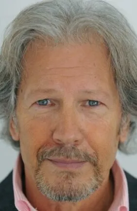 Фотография актёра Бернд Херцшпрунг